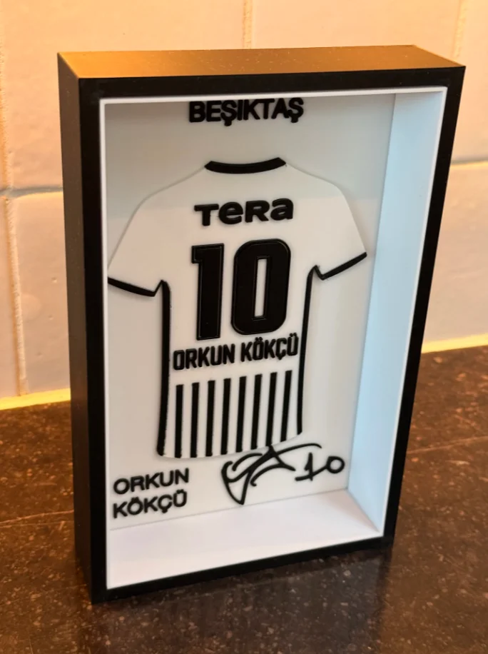 Orkun Kökçü Beşiktaş forma çerçevesi