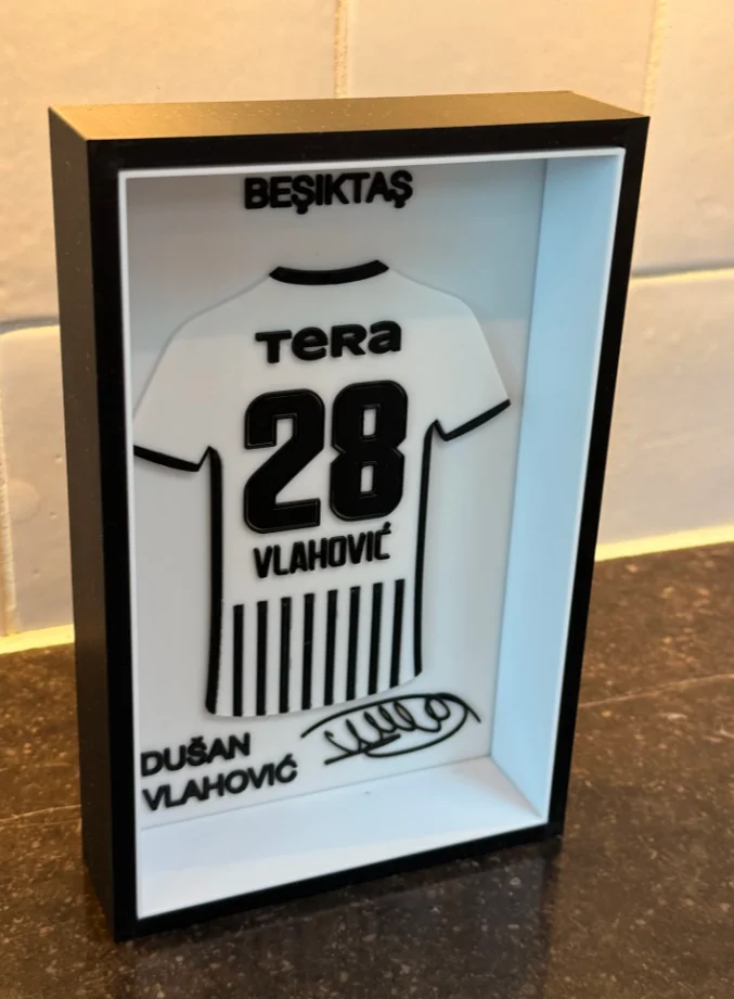 Vlahović Beşiktaş forma çerçevesi