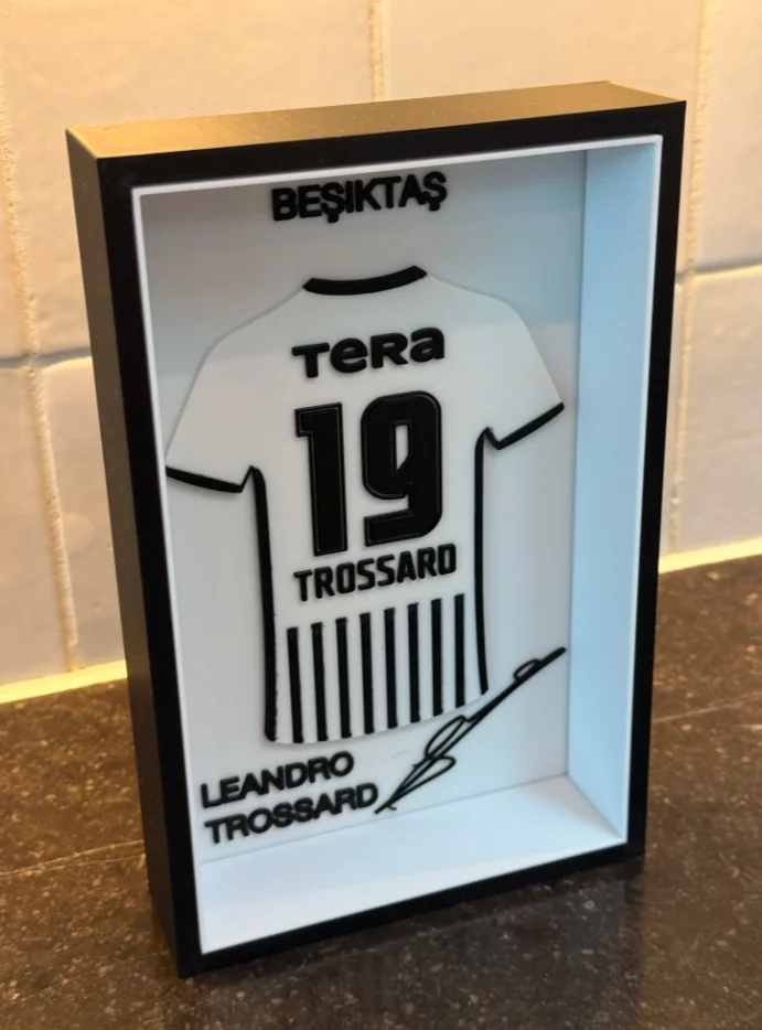 Trossard Beşiktaş forma çerçevesi