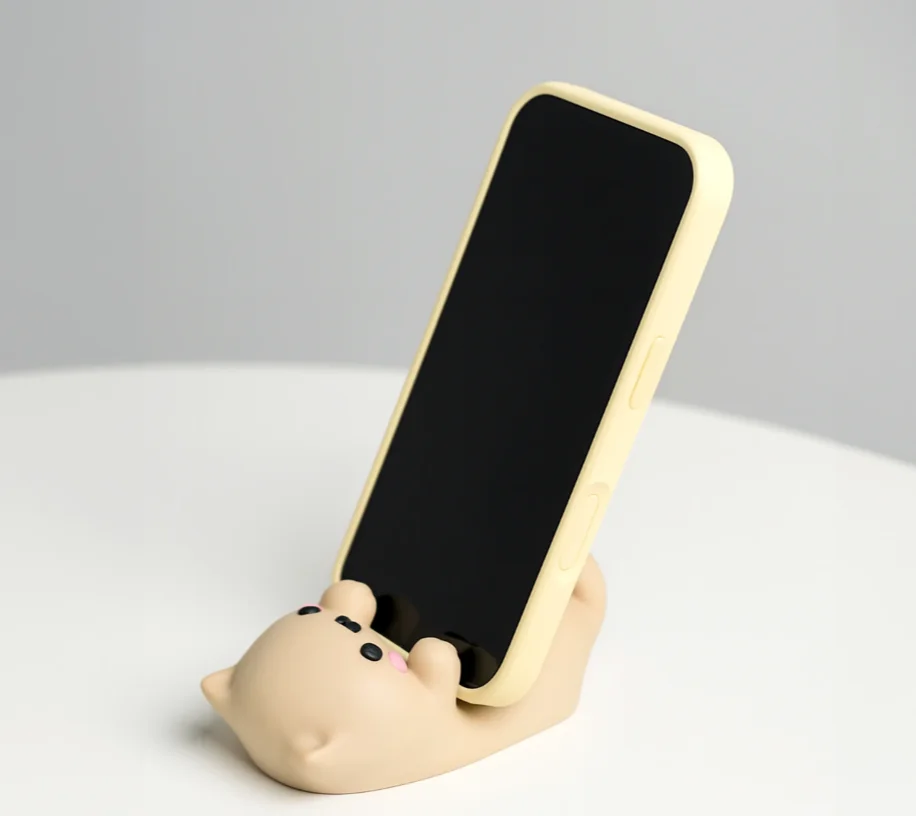 Uzanan kedi telefon tutucu